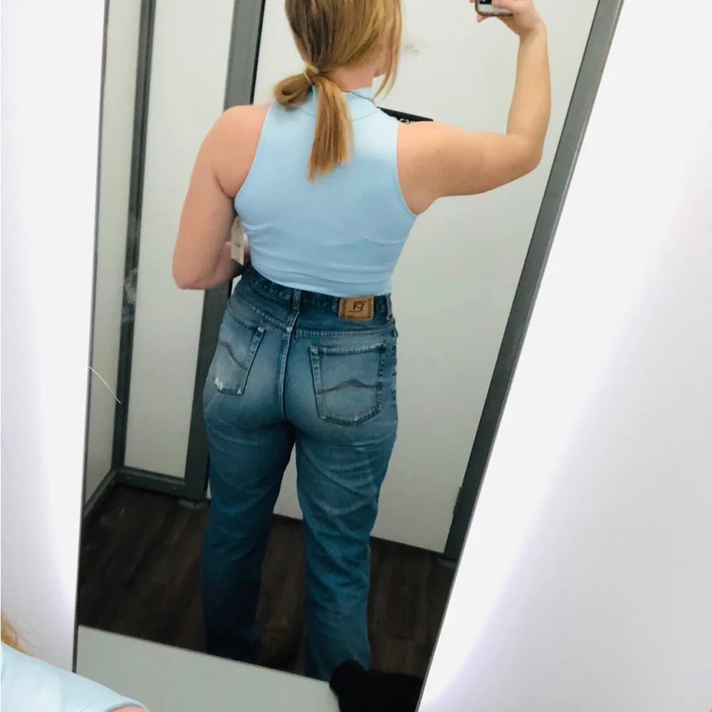 No Boundaries Light Blue Sleeveless Spring Top - Picture 5 of 8